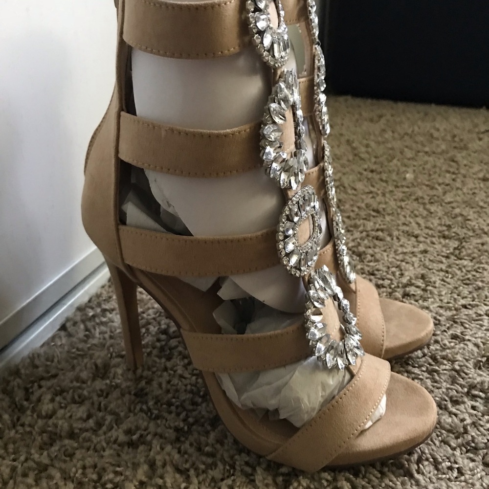 Heels - Picture 1 of 2